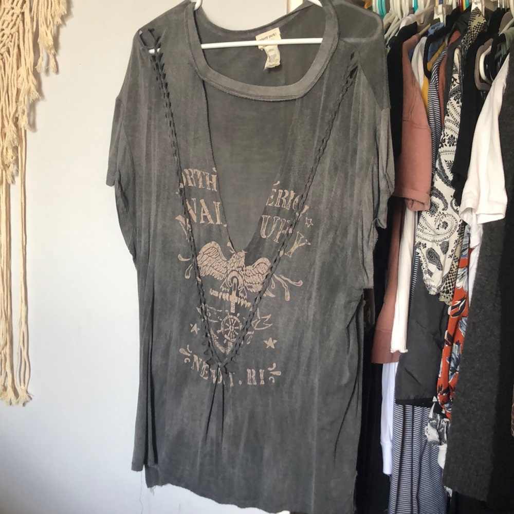 V neck band tee